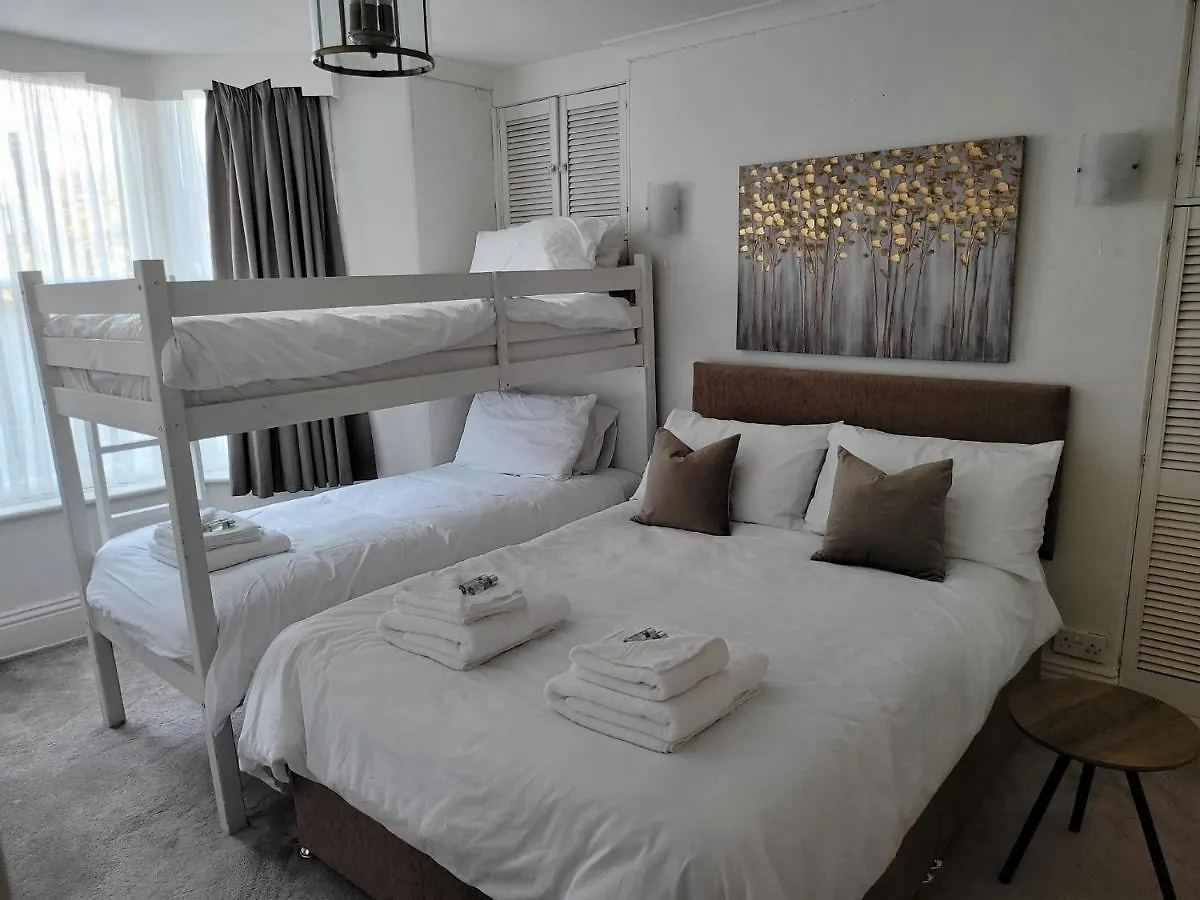 Apartment Seaside Flat With Fireplace Fast Wifi Free Parking Scarborough United Kingdom