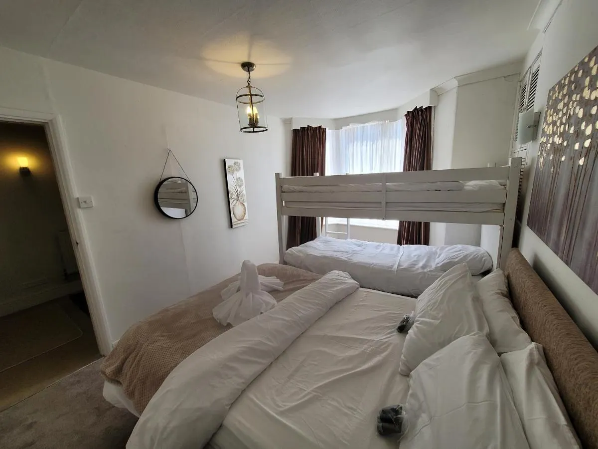 Seaside Flat With Fireplace Fast Wifi Free Parking Scarborough